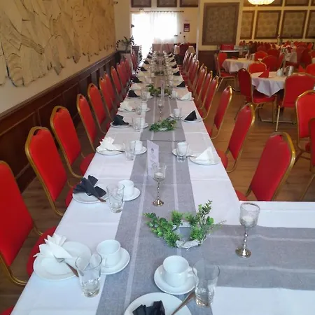 ホテル Drei Schwanen - Ristorante Due Fratelli 4*