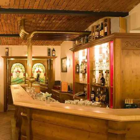 Drei Schwanen - Ristorante Due Fratelli ホーエンシュタイン・エルンストタール