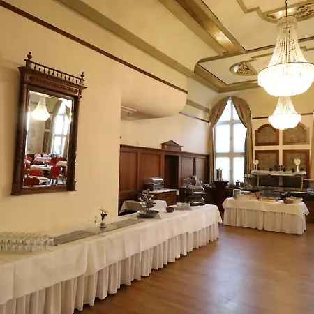 ホテル Drei Schwanen - Ristorante Due Fratelli 4*