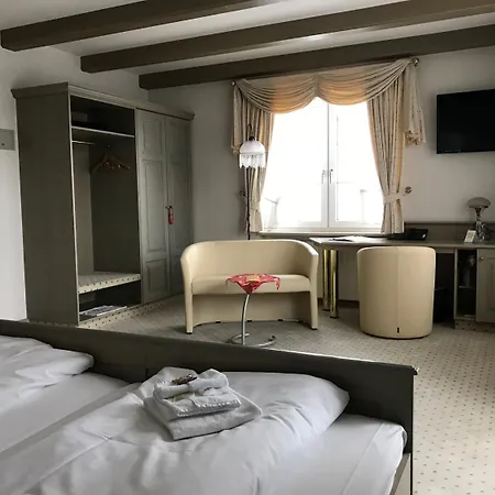ホテル Drei Schwanen - Ristorante Due Fratelli 4*