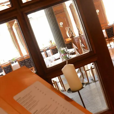 ホテル Drei Schwanen - Ristorante Due Fratelli 4*