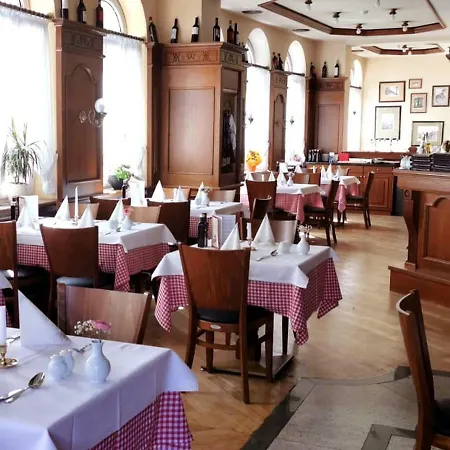 Отель & Restaurant Drei Schwanen Хоэнштайн-Эрнстталь