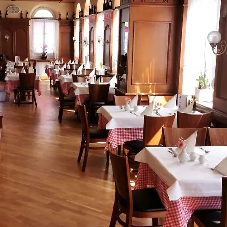 Drei Schwanen - Ristorante Due Fratelli ホーエンシュタイン・エルンストタール